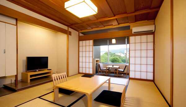【和室】（10畳、定員4名）