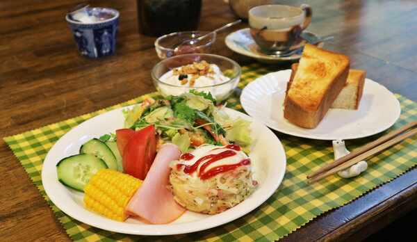 *朝食（一例）1階のダイニングにて8：00〜ご用意致します。