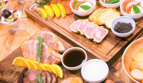 豪華アウトドアディナー