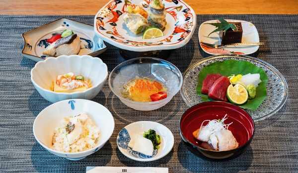 瀬戸の地魚と四国の旬野菜を楽しむ「瀬戸の地魚コース」