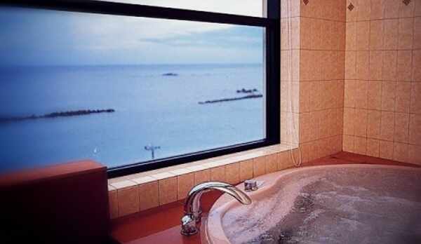 708号室。半露天風呂付客室