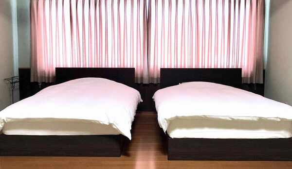 和モダンルーム　禁煙ツインベッドと８畳）楽天