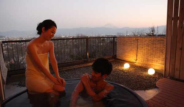 貸切露天風呂を2人で満喫！プライベートな時間を存分にお楽しみください♪