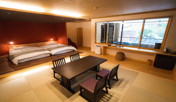 客室からの中庭景色