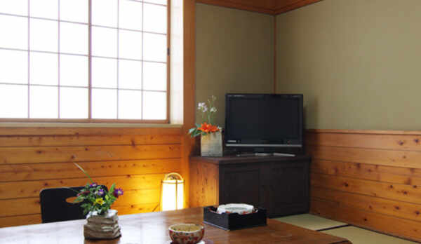 和室のお部屋で、どうぞゆっくりとお寛ぎください