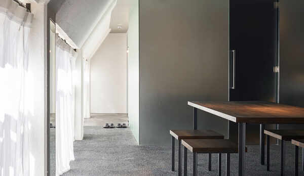 やさしい光につつまれる部屋