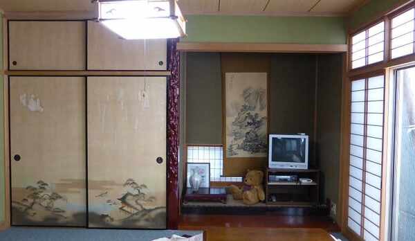 和室とテレビ