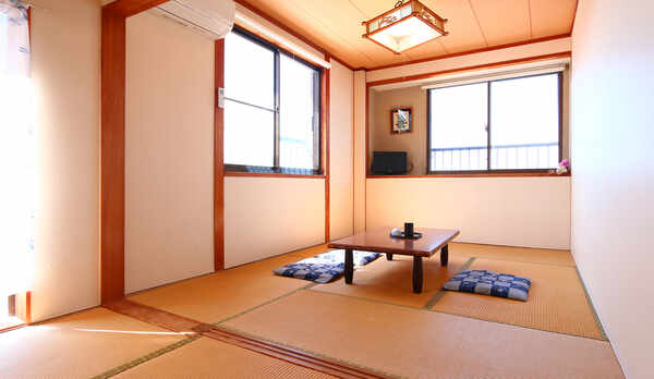 【客室】　和室6畳