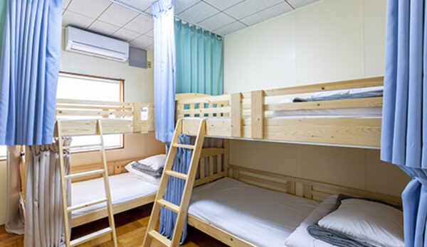 男女共用ドミトリー
