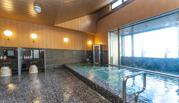 大浴場（人工温泉）