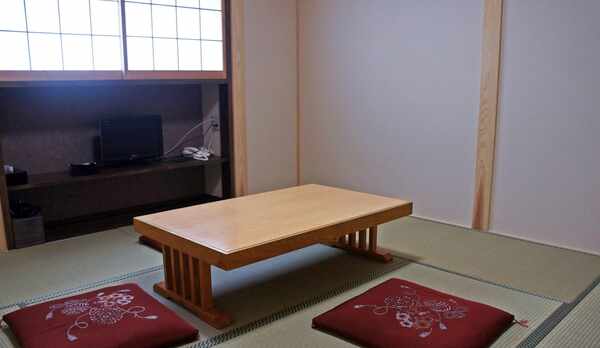 *和室８畳・浜千鳥の間・汐彩の間／足を伸ばしてお寛ぎいただける心地よい和室。