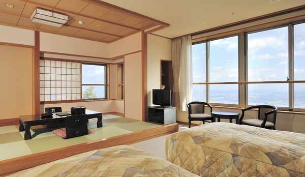 特別和洋室（角部屋）バストイレ付