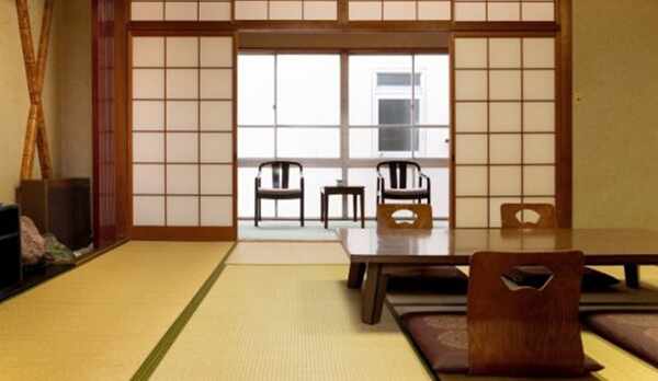 *【和室10畳一例】どこか懐かしい我が家のようなお部屋です