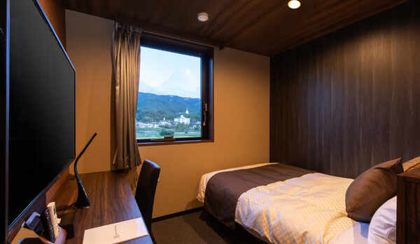 【客室】スタンダードダブル（箱根側）