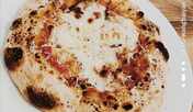 自家製天然酵母のピザ