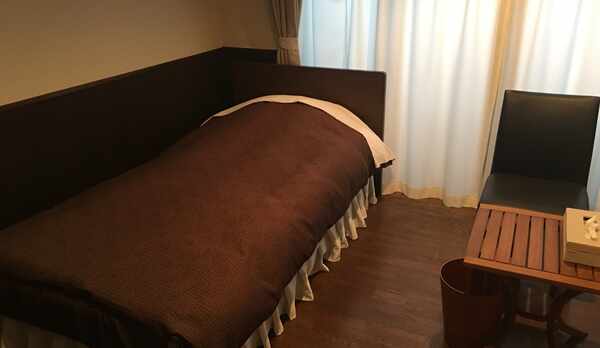 203/205 一人様　洋室　草原側