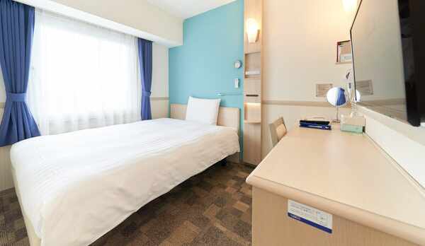 シングルルーム　ベッド幅147㎝　部屋の広さ12.37㎡