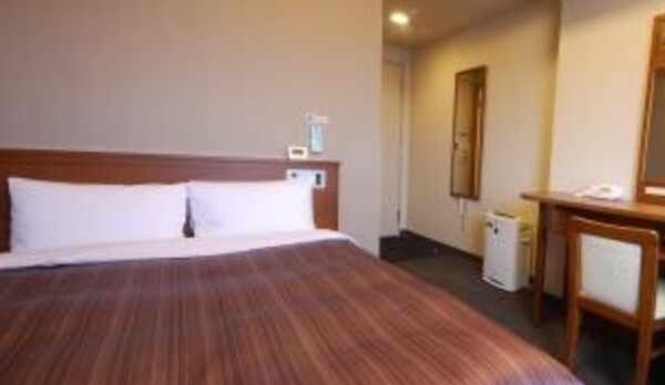 セミダブルルーム　ベッドサイズ140&times;196(cm)