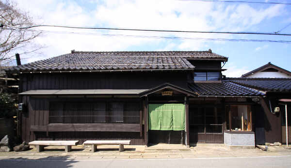 カラふるカネモ：外観