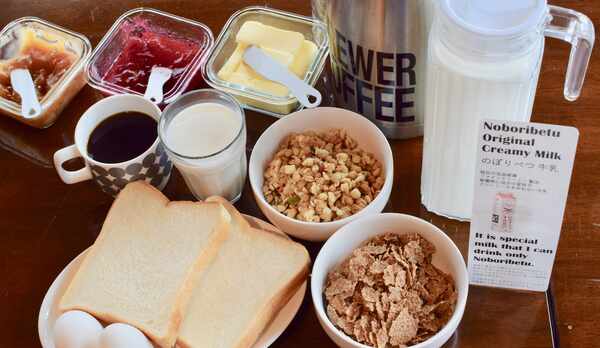 無料の朝食サービス付