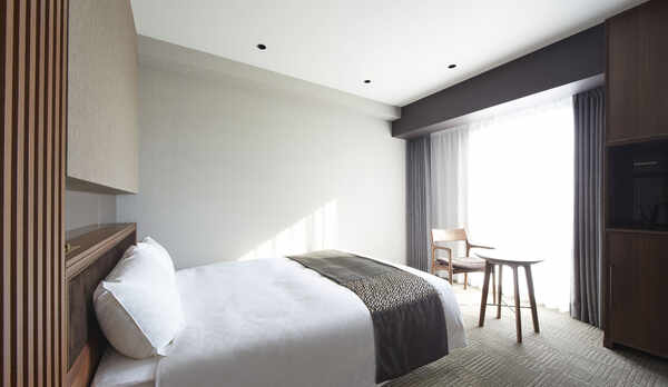 ダブルルーム（20.5㎡）3名利用可【シモンズベッド】