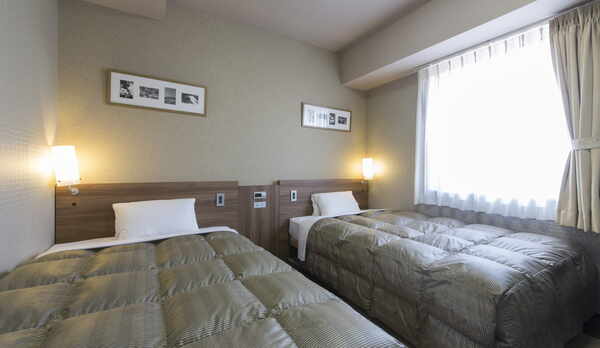 ツインルーム 19㎡　12cm幅のダブルベット2台