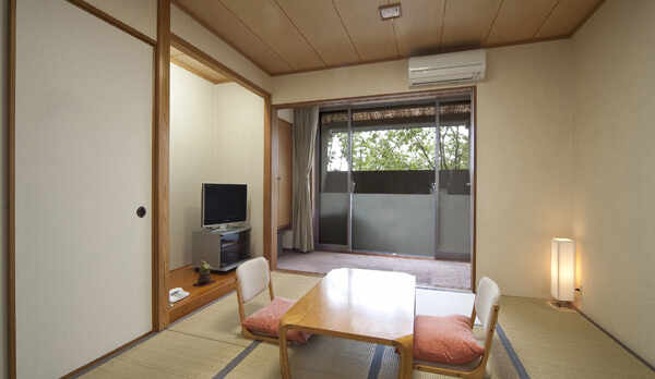 本館内風呂付き和室