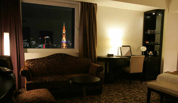 【デラックス／ファミリールーム】（夜のイメージ／一例）