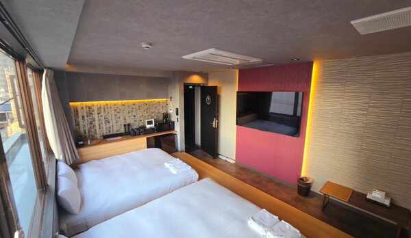 新館　クイーンベッド２台　ファミリー／団体向けのお部屋