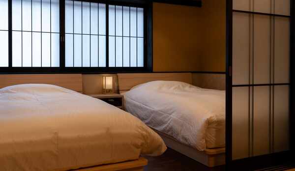 シモンズベッド（セミダブルサイズ&times;2台）