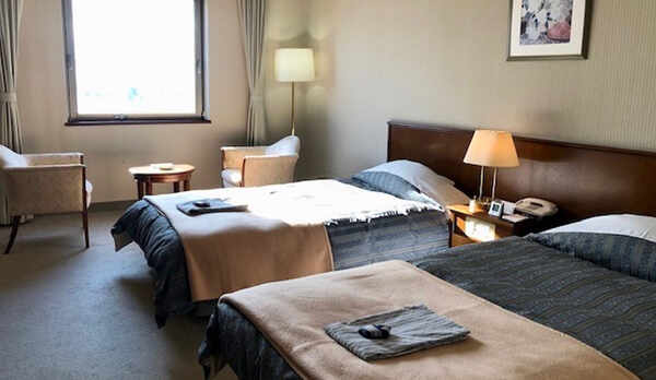 【ツインルーム】2名様までご利用いただけるゆったりサイズのお部屋。