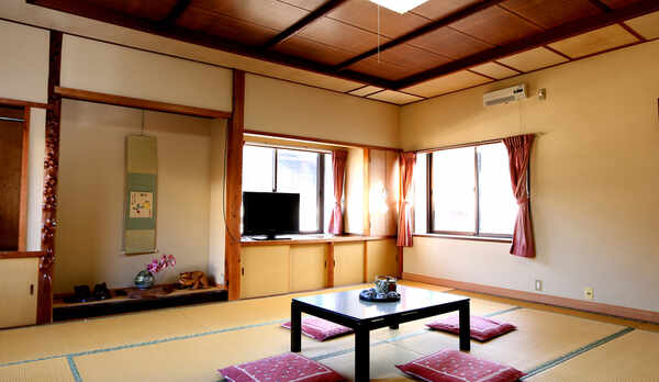 ★ゆったりとくつろぐ事ができるできる広々和室