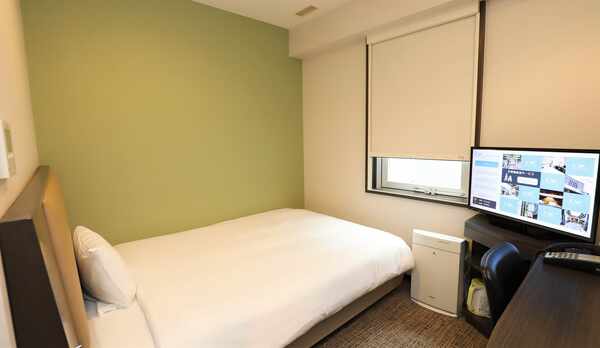 シングルルーム 13.5㎡ セミダブルベッド 140&times;200cm 