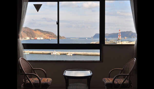  【和室12畳】全室オーシャンビューで釜石湾を一望できる絶好のロケーションです。