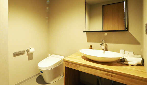 ジュニアスイート　トイレ・洗面台