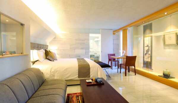 Deluxe King Room (2F)