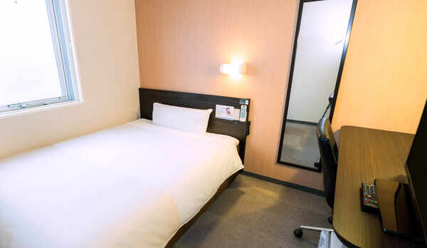 150cm幅のダブルベッドで広々のスタンダードシングルです★