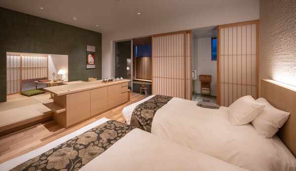 【スタンダードルーム】42.89〜46.47平米　全室に備わった半露天風呂で温泉をお楽しみください。