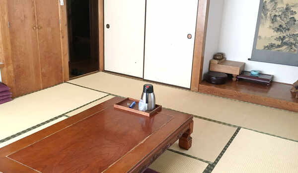 ・【和室一例】手足を伸ばしゆったりとお寛ぎください