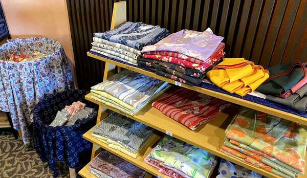 四季彩：お好みで選べる色浴衣♪