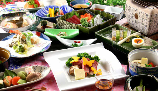 【春会席】春の山の幸、山菜や旬の素材をふんだんに取り入れた料理