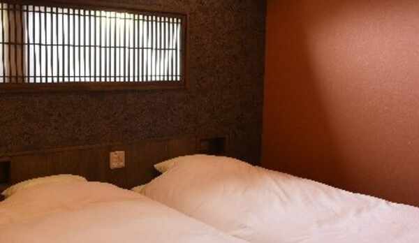 和モダン「もみじ」ベットルーム