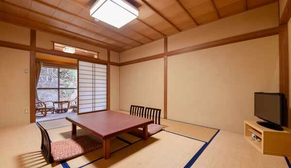 【*和室（バス付）】昭和の雰囲気を残す、ほっとするお部屋。