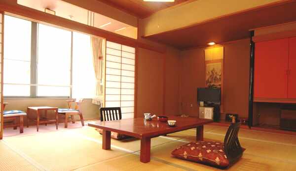  【客室】和室10畳一例。