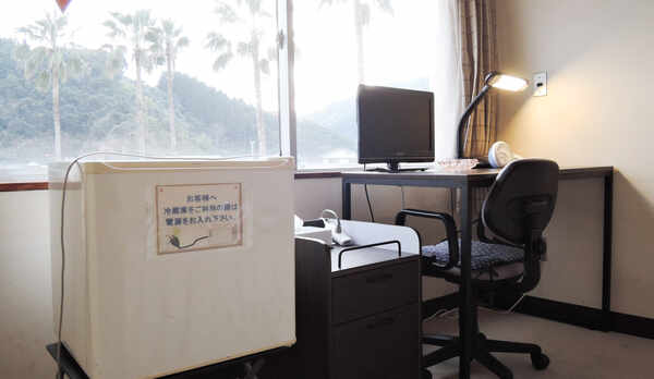 *シングルルーム　洋室