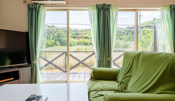 ペンションミルクハウス　リビングルーム2