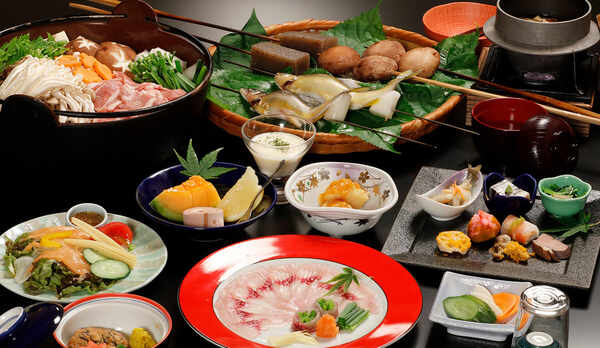 *【夕食/囲炉裏懐石（一例）】自家農園の無農薬野菜や秩父の里山食材の囲炉裏料理