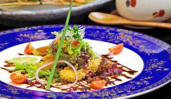 *お料理の一例。素材を大切に、彩や旬・なごりを意識して、一品一品ていねいにご提供します。