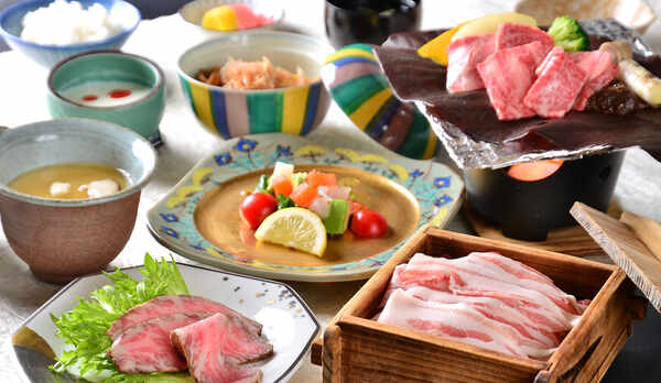 飛騨高山地方の名物を集めた田島館基本飛騨会席