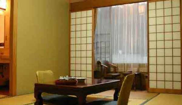 10畳源泉１００％バス付き：椅子あり